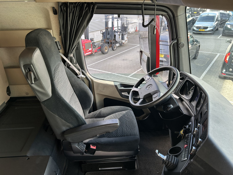 Mercedes-Benz Actros 1845 Bigspace / 949 dkm / Stand Klima / APK TUV 09-25 - Тягач: фото 3 Mercedes-Benz Actros 1845 Bigspace / 949 dkm / Stand Klima / APK TUV 09-25 - Тягач: фото 3