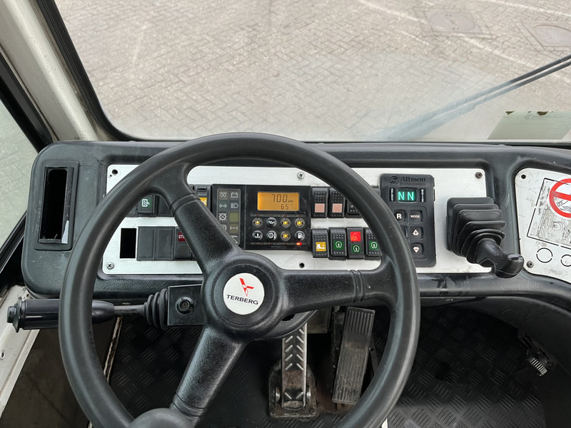 Terberg YT 182 / Cummins - Allison / Hefschotel / 2007 - Тягач: фото 3 Terberg YT 182 / Cummins - Allison / Hefschotel / 2007 - Тягач: фото 3