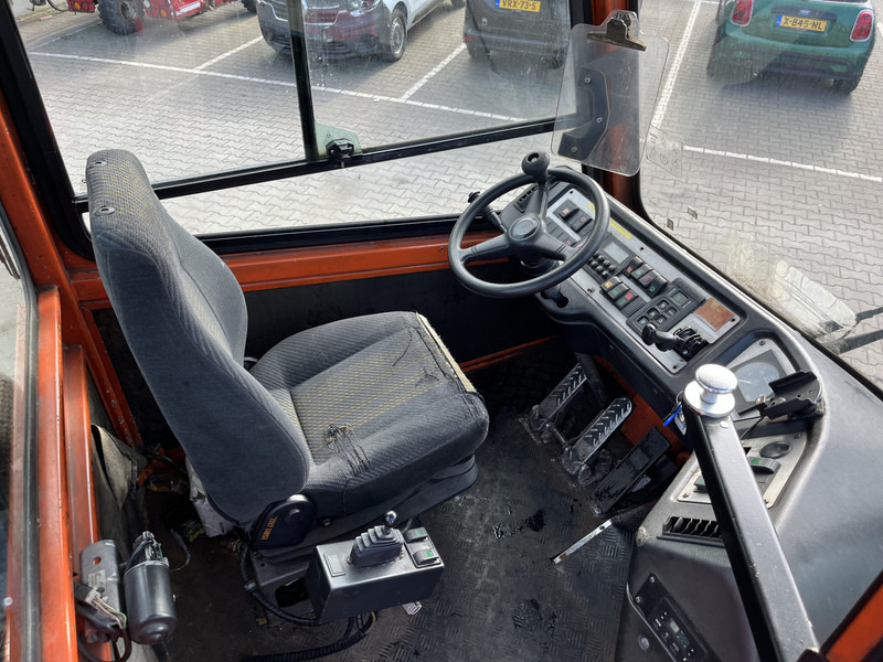 Terberg YT 182 / Terminal Tractor / Airco / Cummins - Тягач: фото 3 Terberg YT 182 / Terminal Tractor / Airco / Cummins - Тягач: фото 3
