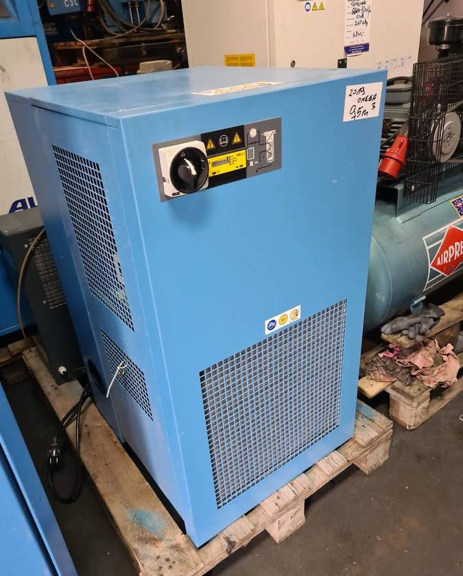 Osuszacz ziębniczy OMEGA 9,5 m3 - Воздушный компрессор: фото 2 Osuszacz ziębniczy OMEGA 9,5 m3 - Воздушный компрессор: фото 2
