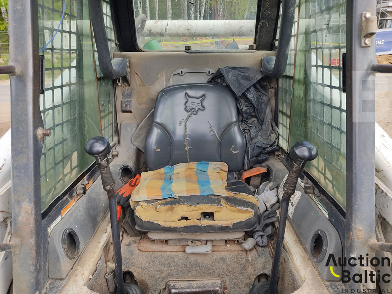 Мини-погрузчик с бортовым поворотом Bobcat S 250: фото 6