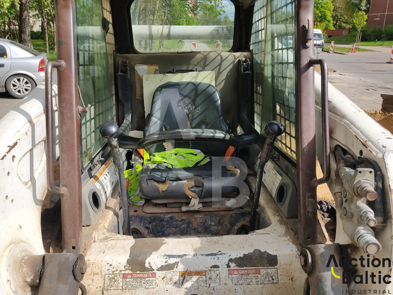 Bobcat S 250 - Мини-погрузчик с бортовым поворотом: фото 5 Bobcat S 250 - Мини-погрузчик с бортовым поворотом: фото 5