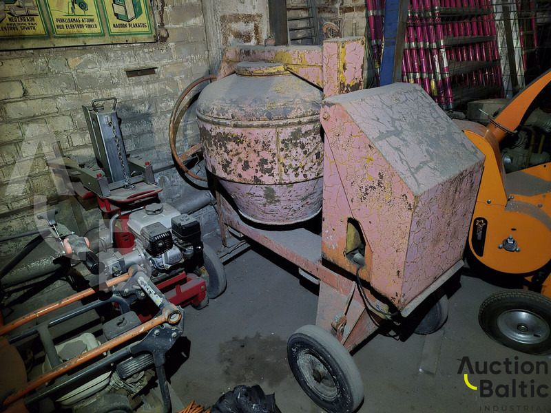 Diesel concrete mixer - Бетономешалка: фото 1 Diesel concrete mixer - Бетономешалка: фото 1