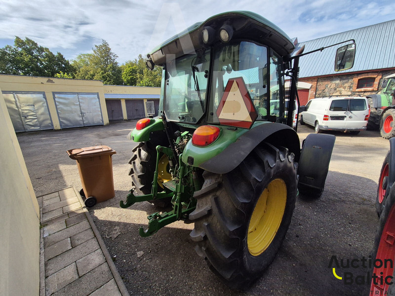 John Deere 5820 - Трактор: фото 3 John Deere 5820 - Трактор: фото 3