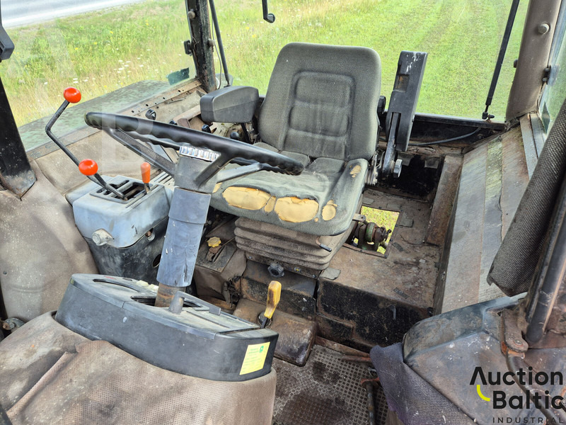 John Deere MFWD - Трактор: фото 5 John Deere MFWD - Трактор: фото 5