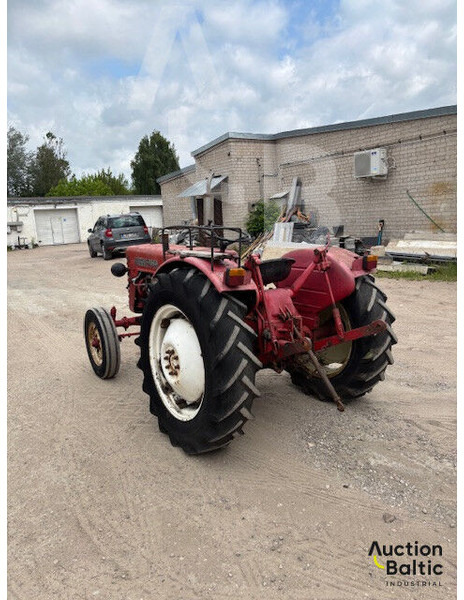 MCCORMICK International Farmall D-324 - Трактор: фото 4 MCCORMICK International Farmall D-324 - Трактор: фото 4