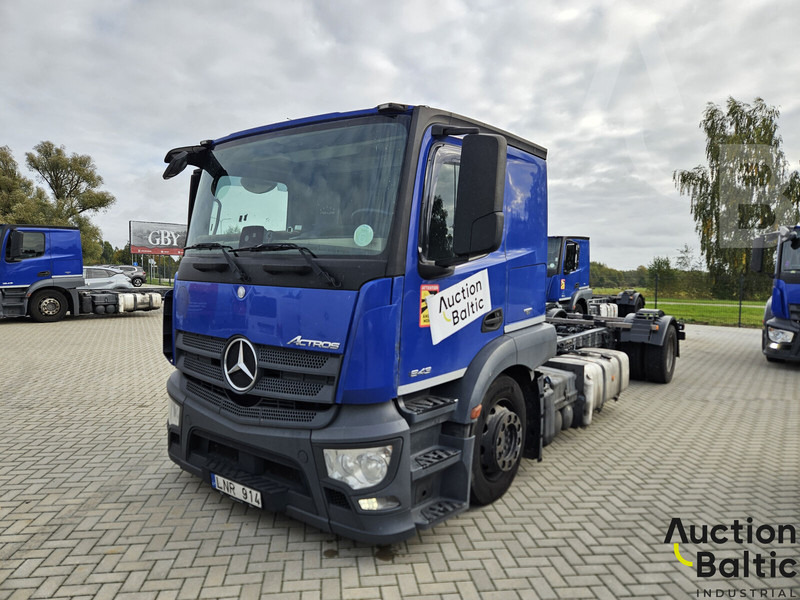Mercedes-Benz Actros 1843 - Грузовик-шасси: фото 2 Mercedes-Benz Actros 1843 - Грузовик-шасси: фото 2