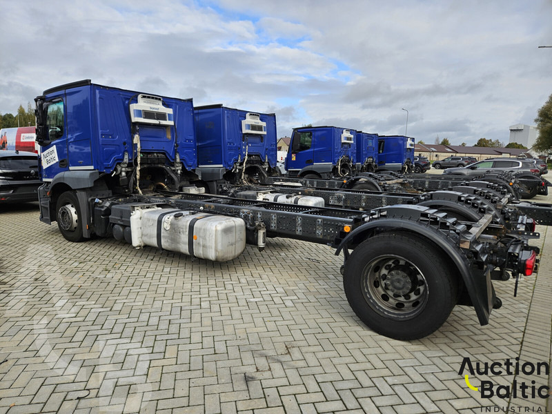Mercedes-Benz Actros 1843 - Грузовик-шасси: фото 3 Mercedes-Benz Actros 1843 - Грузовик-шасси: фото 3