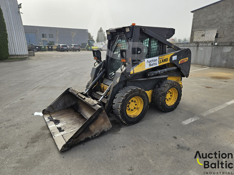 New Holland LS 160 - Мини-погрузчик с бортовым поворотом: фото 5 New Holland LS 160 - Мини-погрузчик с бортовым поворотом: фото 5