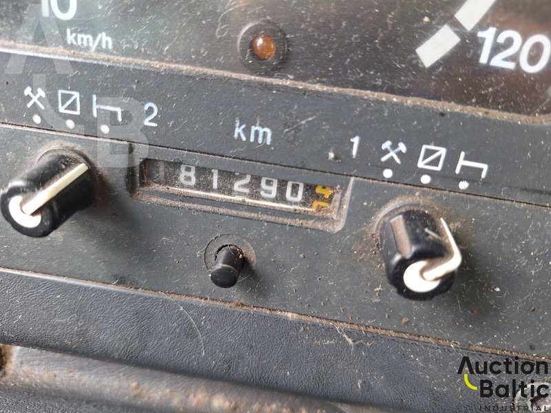 Scania P 124 - Грузовик-цистерна: фото 5 Scania P 124 - Грузовик-цистерна: фото 5