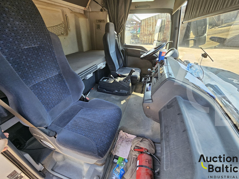 Тягач MAN TGA18.430: фото 8 Тягач MAN TGA18.430: фото 8