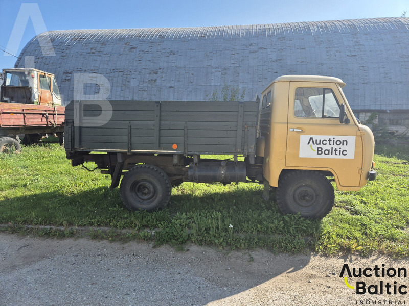 UAZ UAZ 3303 - Малотоннажный бортовой грузовик: фото 3 UAZ UAZ 3303 - Малотоннажный бортовой грузовик: фото 3