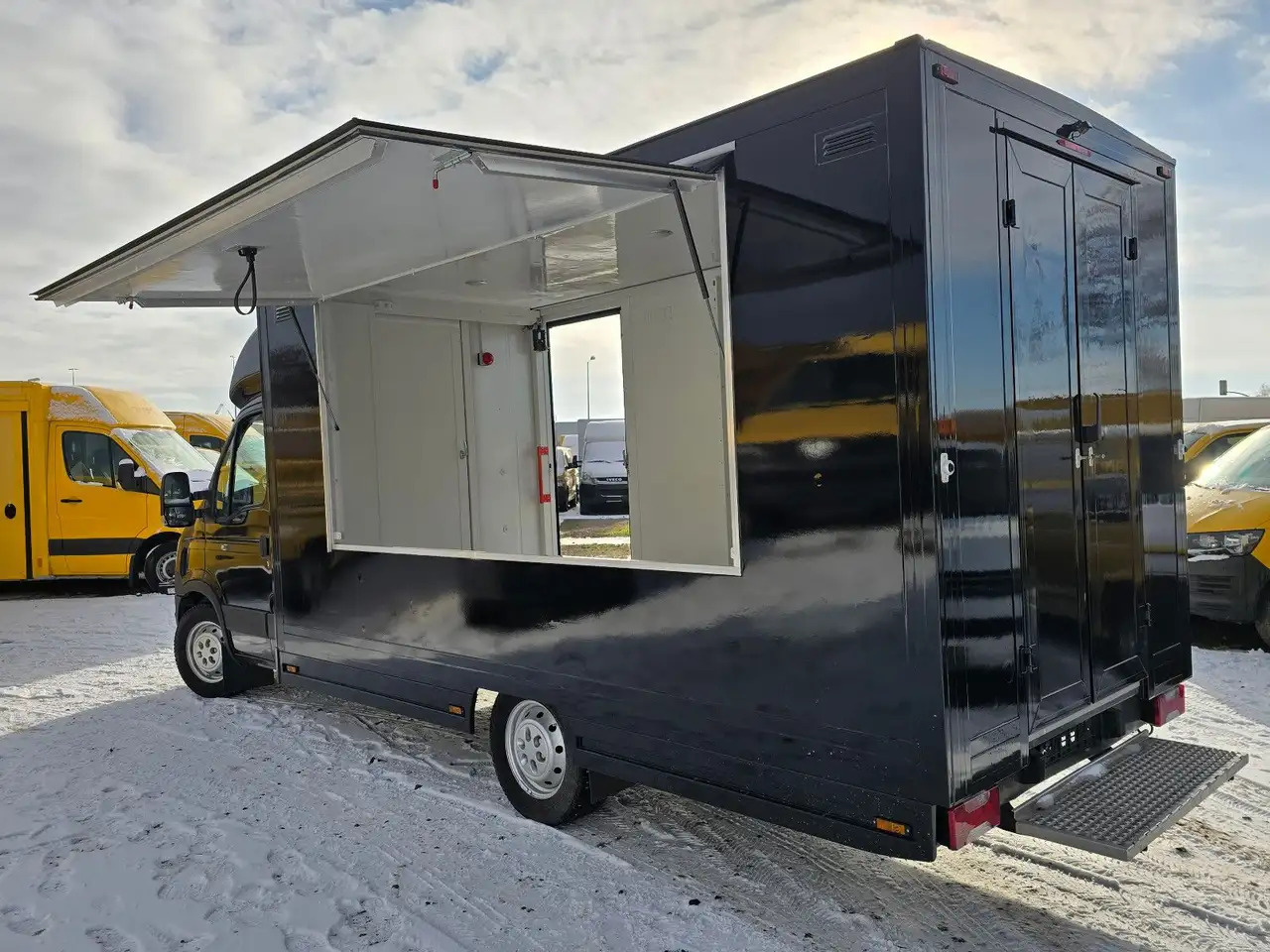 Iveco IS35SI2AA/ FOODTRUCK/Daily - Торговый грузовик: фото 1 Iveco IS35SI2AA/ FOODTRUCK/Daily - Торговый грузовик: фото 1