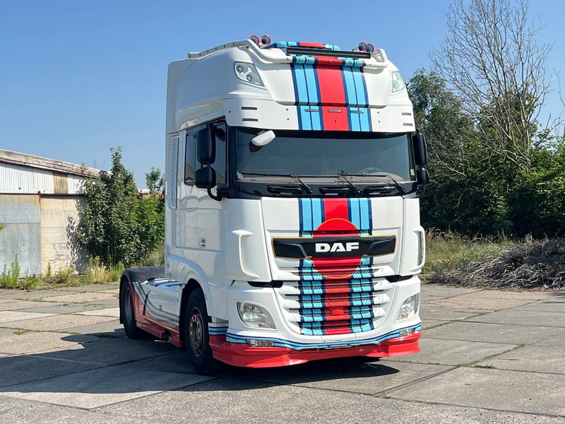 DAF XF 530 MARTINI RACING XF530 full options - Тягач: фото 1 DAF XF 530 MARTINI RACING XF530 full options - Тягач: фото 1
