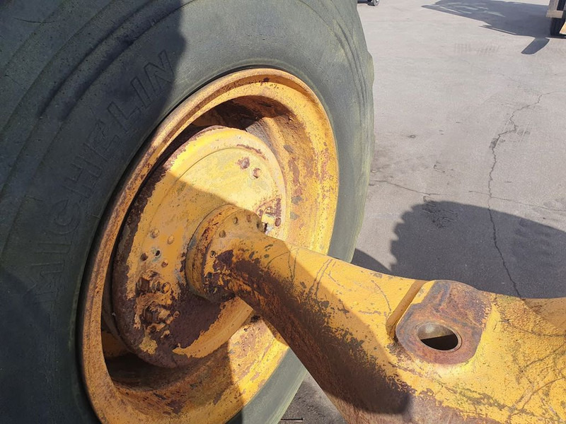 Vissers Mechanisatie As met banden - Ось и запчасти для Грузовиков: фото 3 Vissers Mechanisatie As met banden - Ось и запчасти для Грузовиков: фото 3