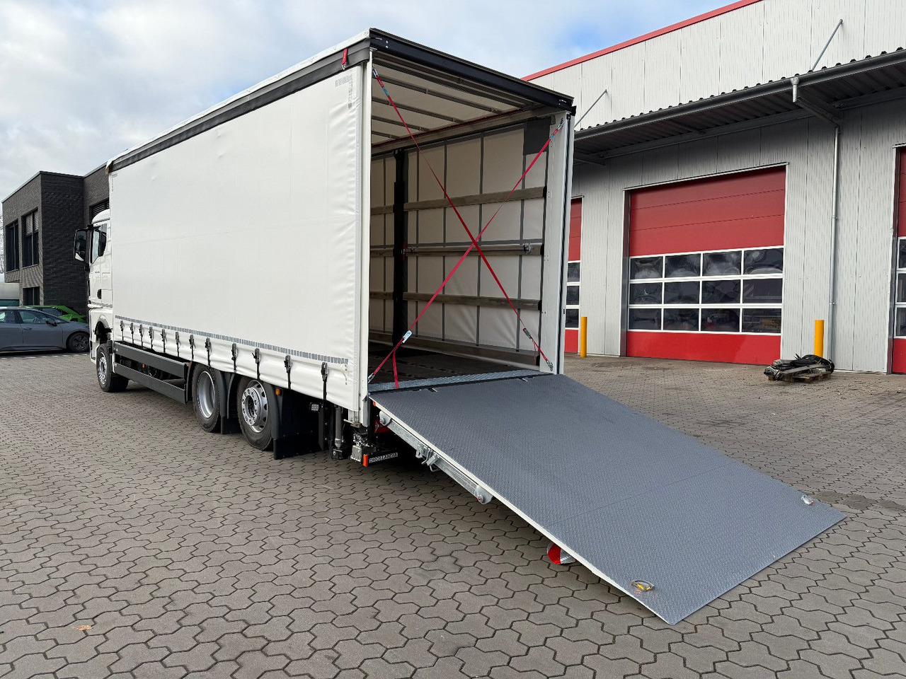 MAN TGX 26.440 6x2 LL Schwerlast Ladebordwand/Rampe - Эвакуатор: фото 1 MAN TGX 26.440 6x2 LL Schwerlast Ladebordwand/Rampe - Эвакуатор: фото 1