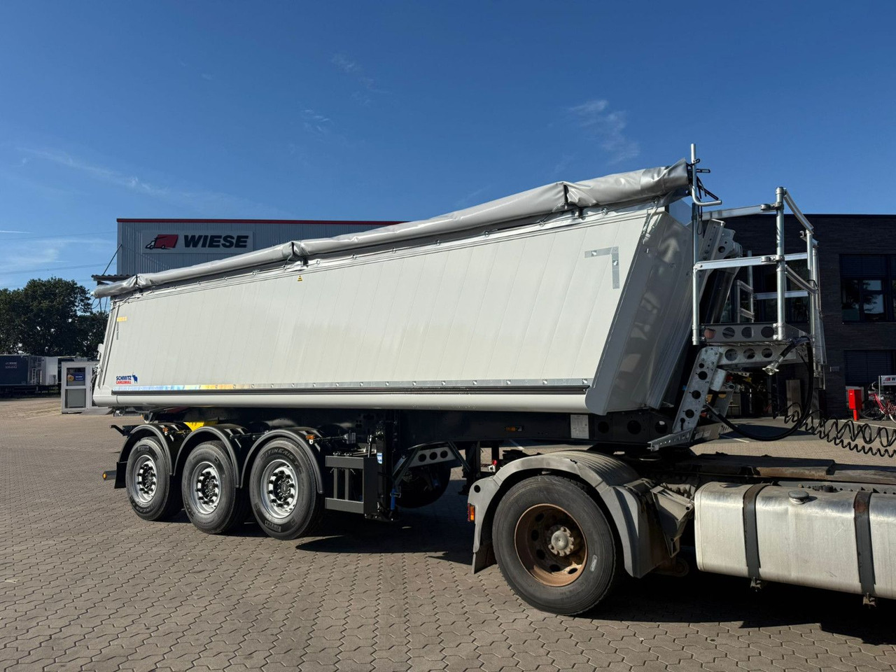 Schmitz Cargobull SKI 24 SL 7.2 3-Achs Alu Mulde 27m³ Sofort Verfü - Самосвальный полуприцеп: фото 1 Schmitz Cargobull SKI 24 SL 7.2 3-Achs Alu Mulde 27m³ Sofort Verfü - Самосвальный полуприцеп: фото 1
