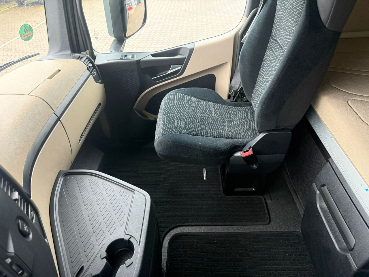 Тягач Mercedes-Benz Actros 1851 LS 4x2 Hydraulik Alu Felgen: фото 10 Тягач Mercedes-Benz Actros 1851 LS 4x2 Hydraulik Alu Felgen: фото 10