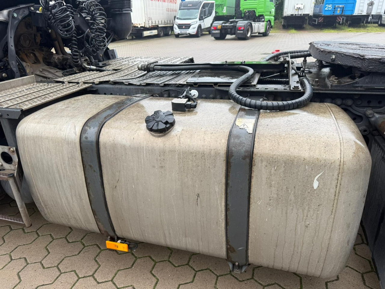 Тягач Mercedes-Benz Actros 1851 LS 4x2 Hydraulik Alu Felgen: фото 13 Тягач Mercedes-Benz Actros 1851 LS 4x2 Hydraulik Alu Felgen: фото 13