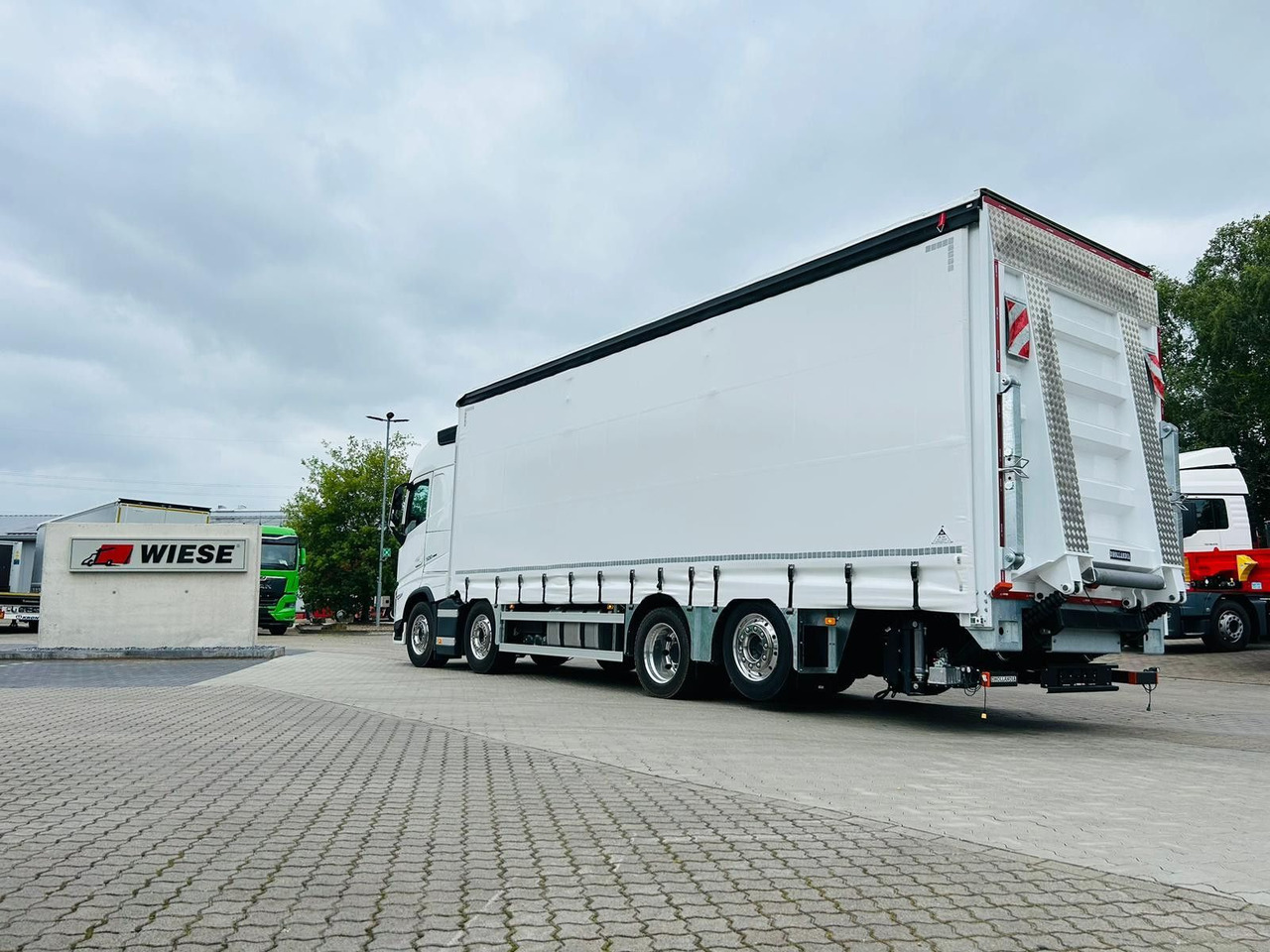 Volvo FH 500 Gabelstaplertransporter LBW 9t Dhollandia - Эвакуатор: фото 2 Volvo FH 500 Gabelstaplertransporter LBW 9t Dhollandia - Эвакуатор: фото 2