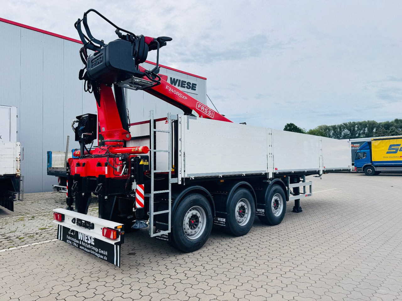 Wiese Baustoffauflieger - Heckkran Kran Fassi - Полуприцеп бортовой/ Платформа: фото 5 Wiese Baustoffauflieger - Heckkran Kran Fassi - Полуприцеп бортовой/ Платформа: фото 5