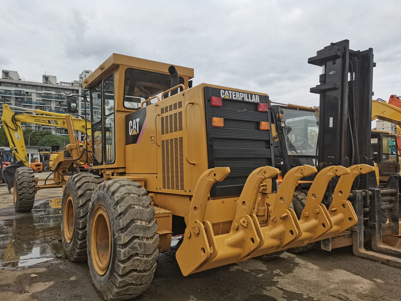 CATERPILLAR 120H - Грейдер: фото 4 CATERPILLAR 120H - Грейдер: фото 4