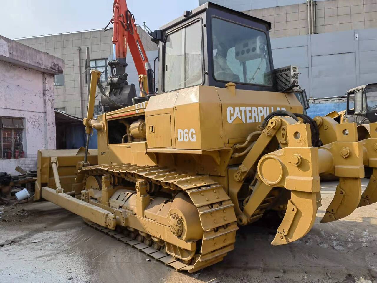 CATERPILLAR D6G - Бульдозер: фото 2 CATERPILLAR D6G - Бульдозер: фото 2