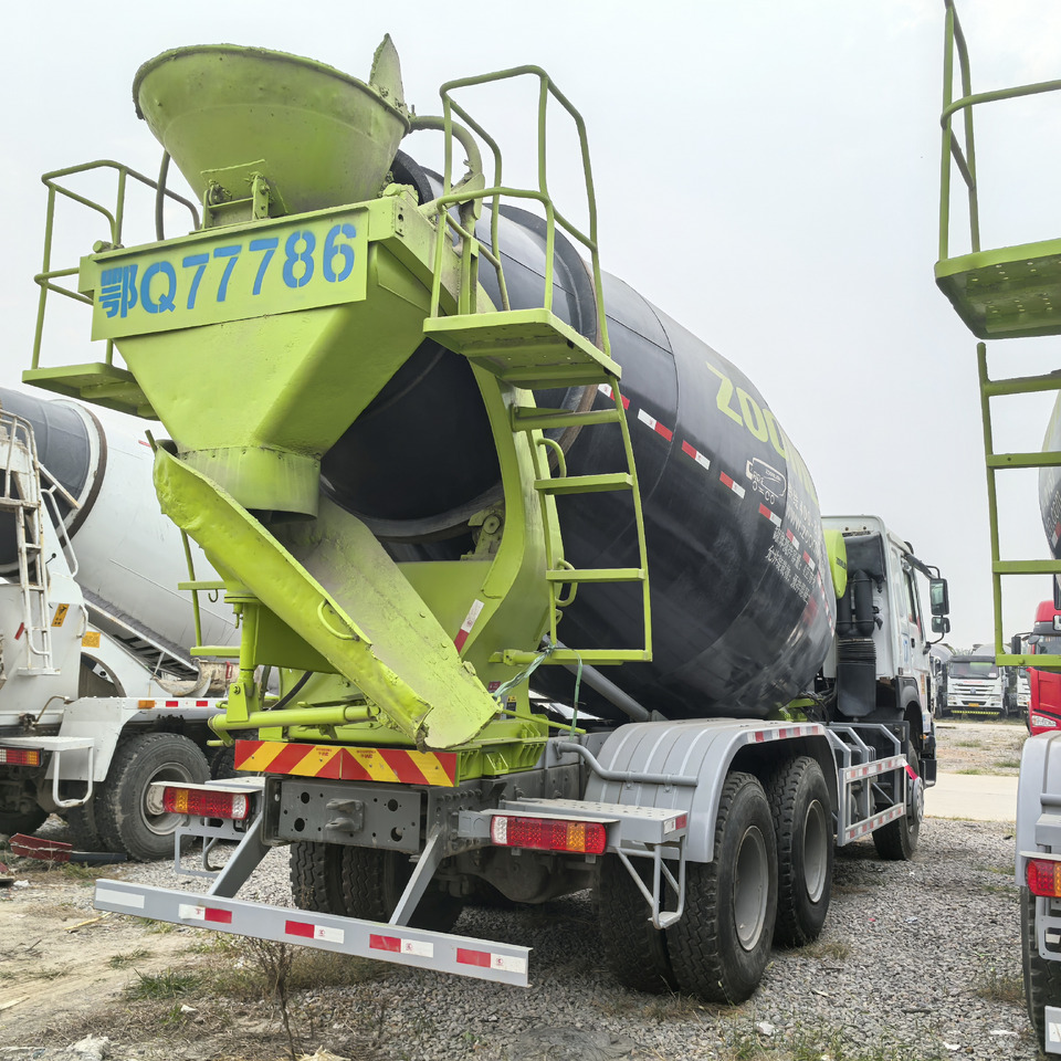 SINOTRUK Howo 6x4 mixer pump truck - Грузовик: фото 5 SINOTRUK Howo 6x4 mixer pump truck - Грузовик: фото 5