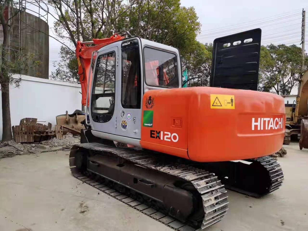 HITACHI EX120-5 - Гусеничный экскаватор: фото 1 HITACHI EX120-5 - Гусеничный экскаватор: фото 1