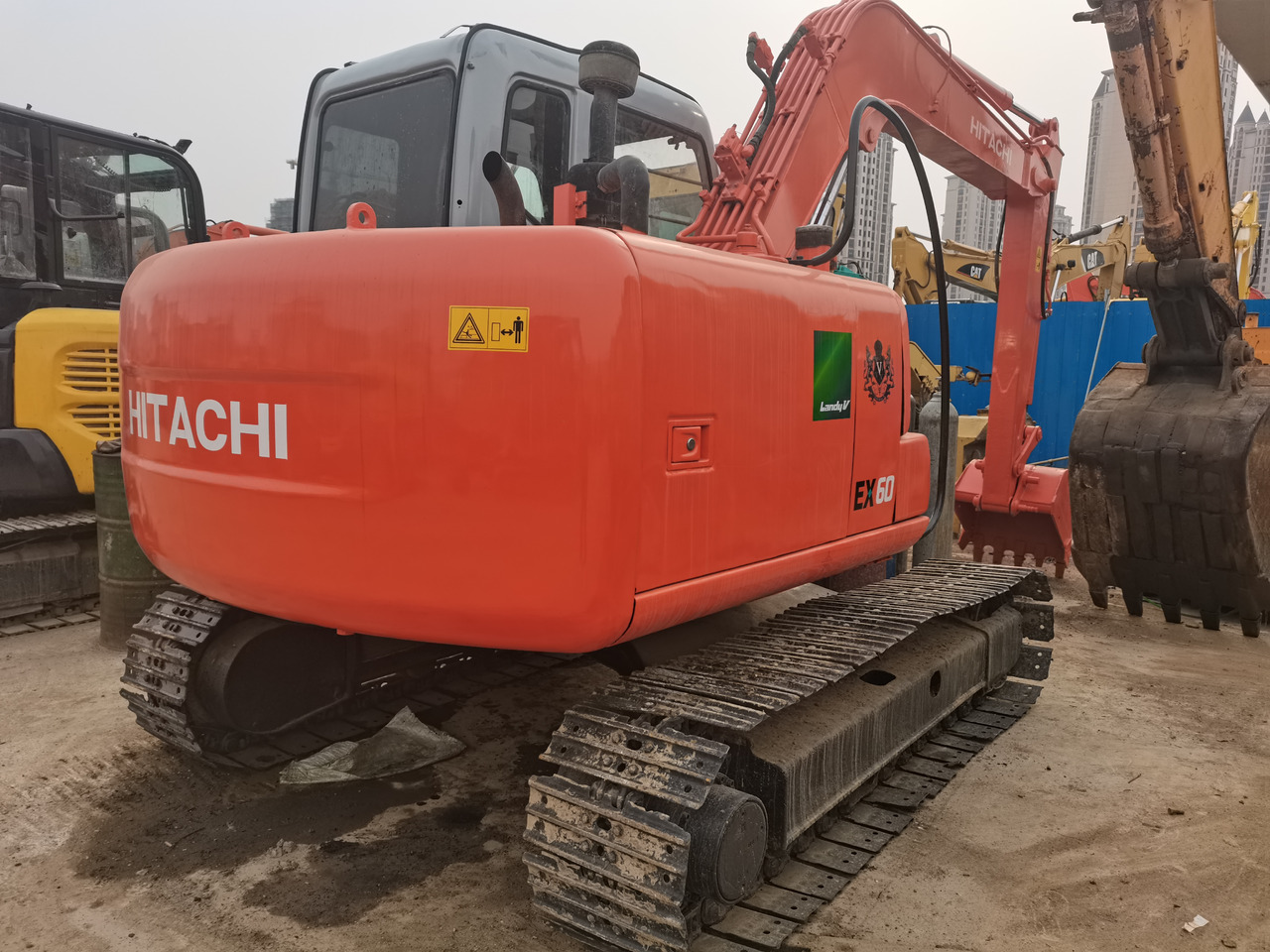 HITACHI EX60 - Гусеничный экскаватор: фото 2 HITACHI EX60 - Гусеничный экскаватор: фото 2