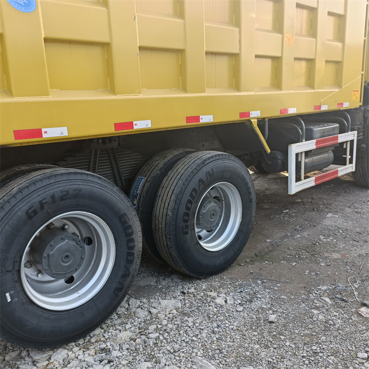 Самосвал HOWO 6x4 375 -yellow Tipper: фото 9