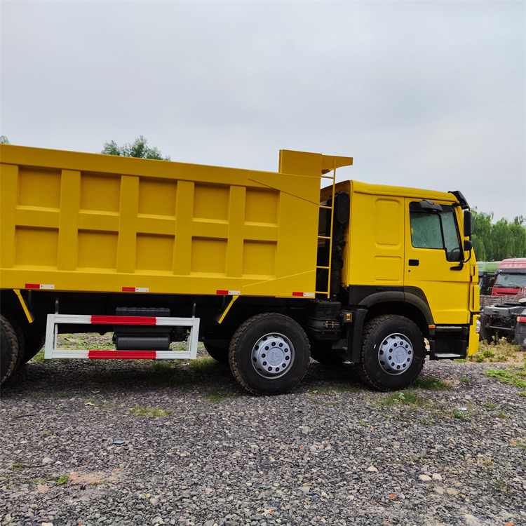 HOWO HOWO 8x4 371 dump truck-yellow - Самосвал: фото 4 HOWO HOWO 8x4 371 dump truck-yellow - Самосвал: фото 4