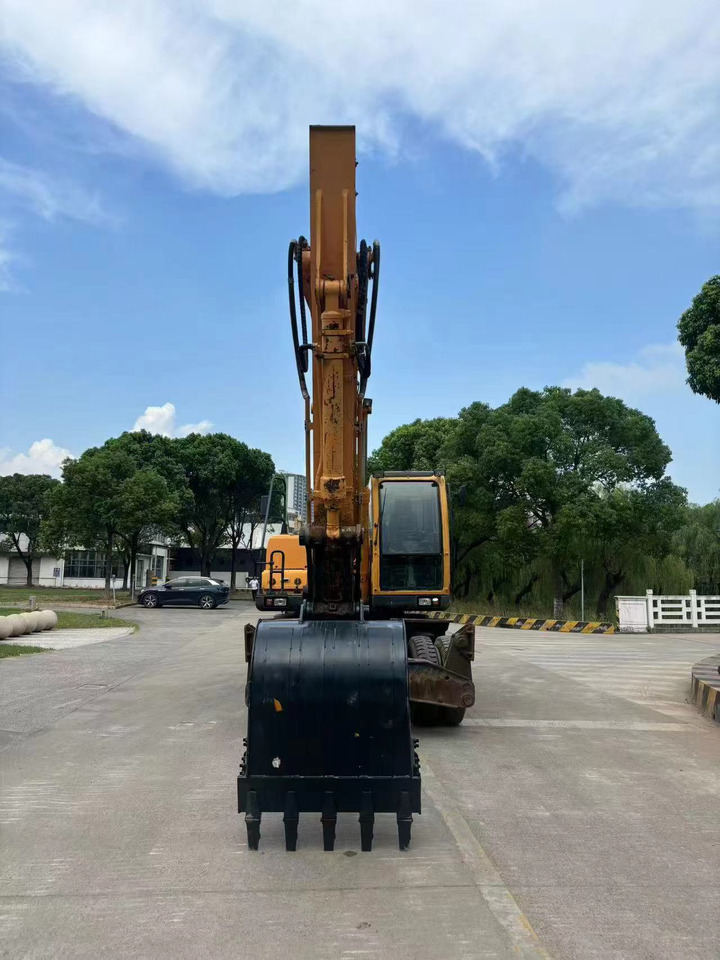 HYUNDAI R210W-9 - Колёсный экскаватор: фото 2 HYUNDAI R210W-9 - Колёсный экскаватор: фото 2