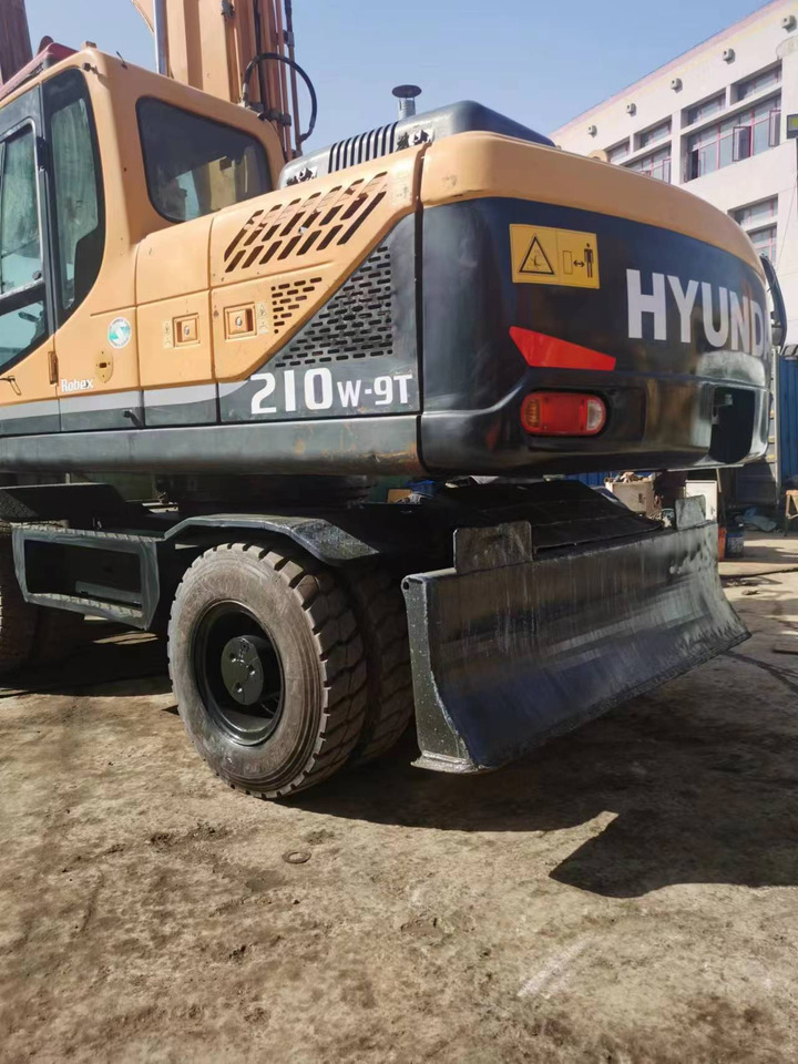 HYUNDAI R210W-9 - Колёсный экскаватор: фото 5 HYUNDAI R210W-9 - Колёсный экскаватор: фото 5