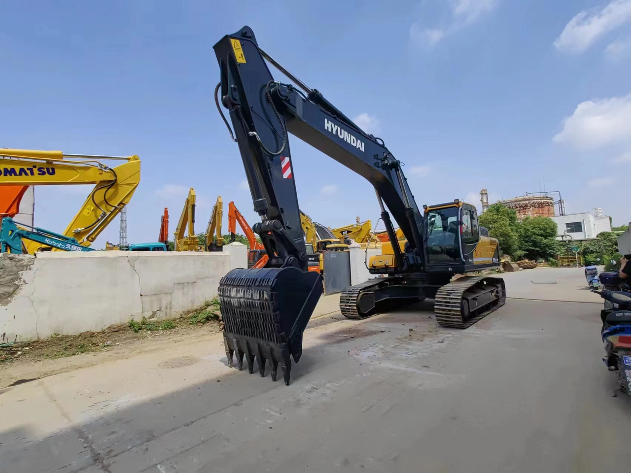 HYUNDAI R305LC-9T - Гусеничный экскаватор: фото 2 HYUNDAI R305LC-9T - Гусеничный экскаватор: фото 2