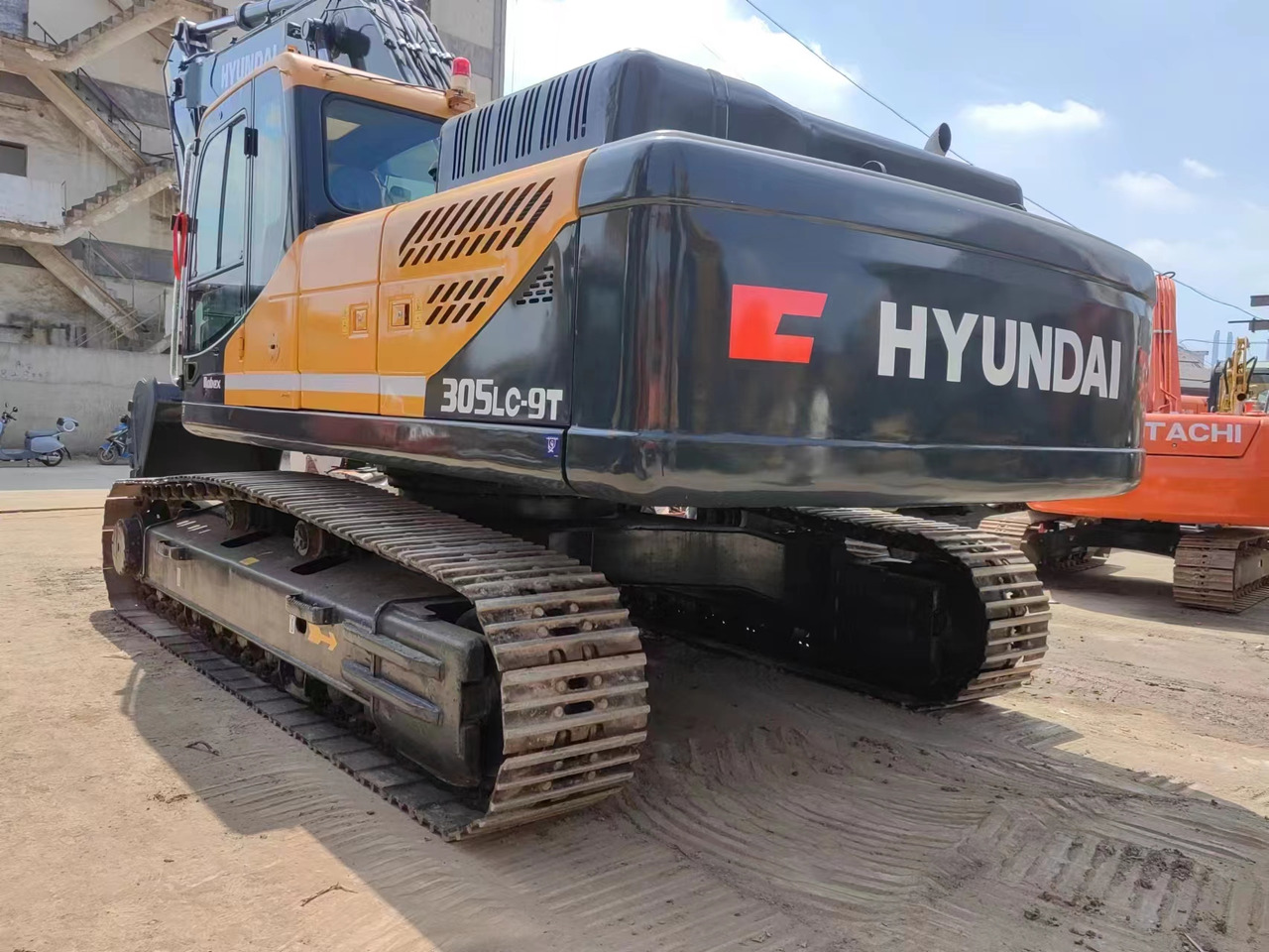 HYUNDAI R305LC-9T - Гусеничный экскаватор: фото 5 HYUNDAI R305LC-9T - Гусеничный экскаватор: фото 5