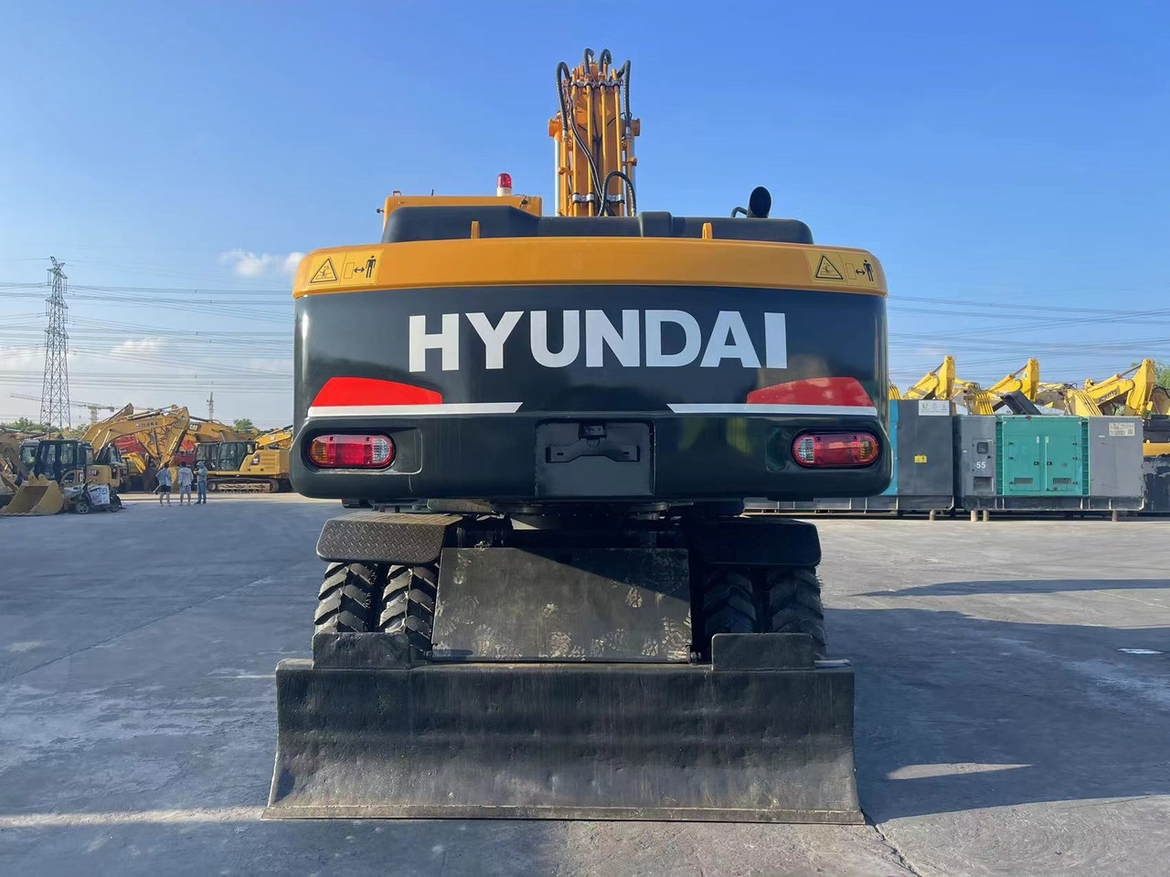 Hyundai R210W-9 - Колёсный экскаватор: фото 4 Hyundai R210W-9 - Колёсный экскаватор: фото 4