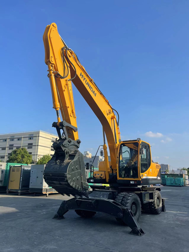 Hyundai R210W-9 - Колёсный экскаватор: фото 2 Hyundai R210W-9 - Колёсный экскаватор: фото 2
