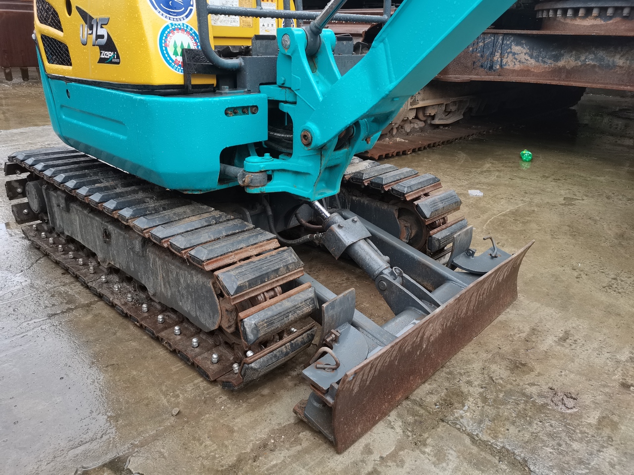 KOBELCO U15 - Гусеничный экскаватор: фото 4 KOBELCO U15 - Гусеничный экскаватор: фото 4