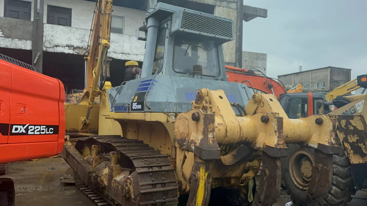 KOMATSU D85 - Бульдозер: фото 1 KOMATSU D85 - Бульдозер: фото 1