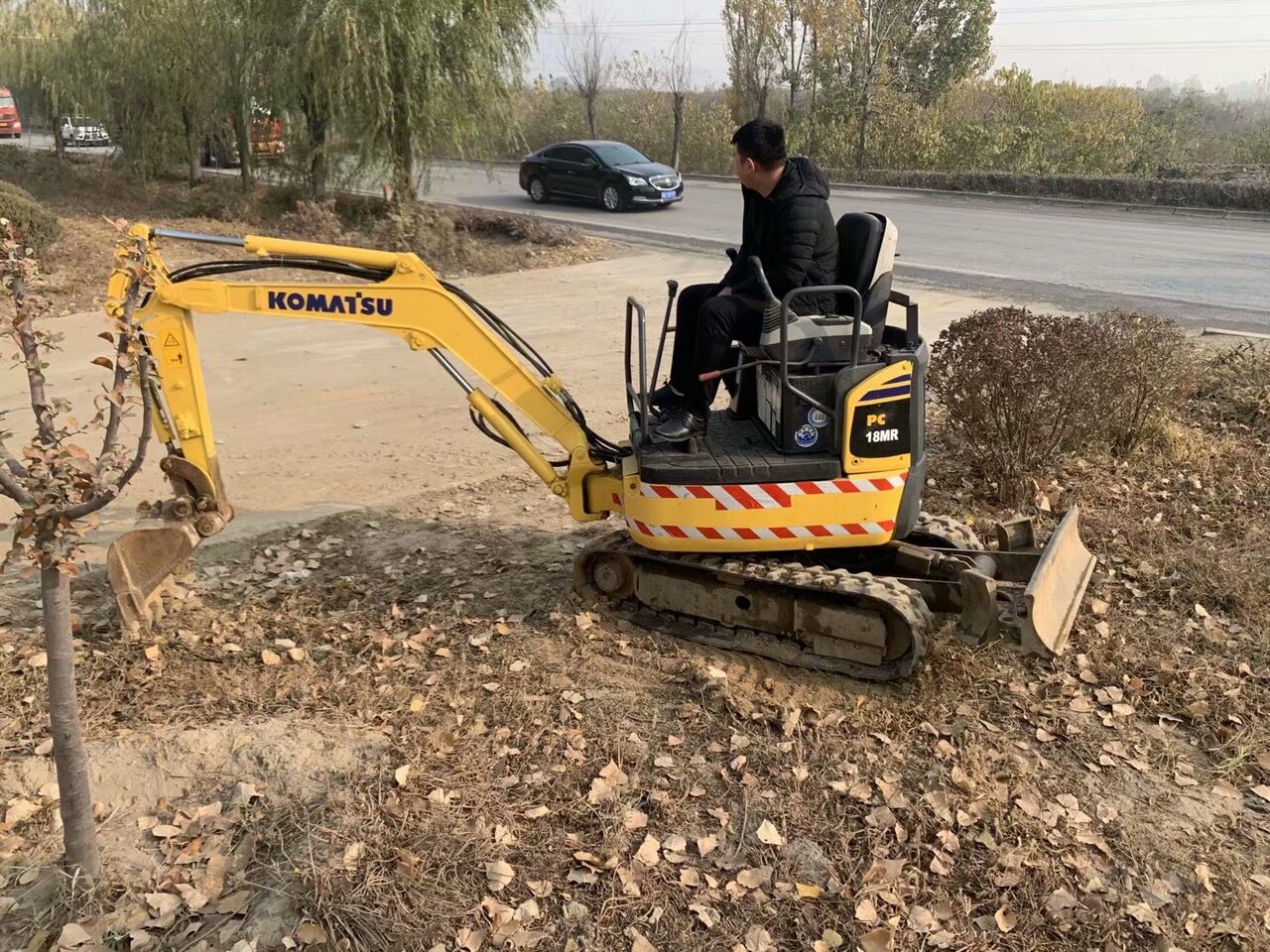 KOMATSU PC18MR - Гусеничный экскаватор: фото 3 KOMATSU PC18MR - Гусеничный экскаватор: фото 3