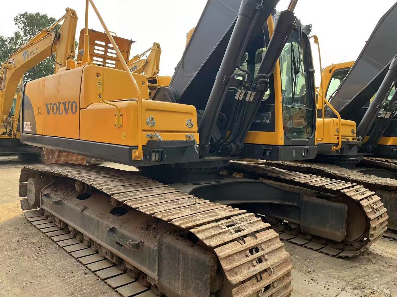 VOLVO EC210BLC - Гусеничный экскаватор: фото 1 VOLVO EC210BLC - Гусеничный экскаватор: фото 1