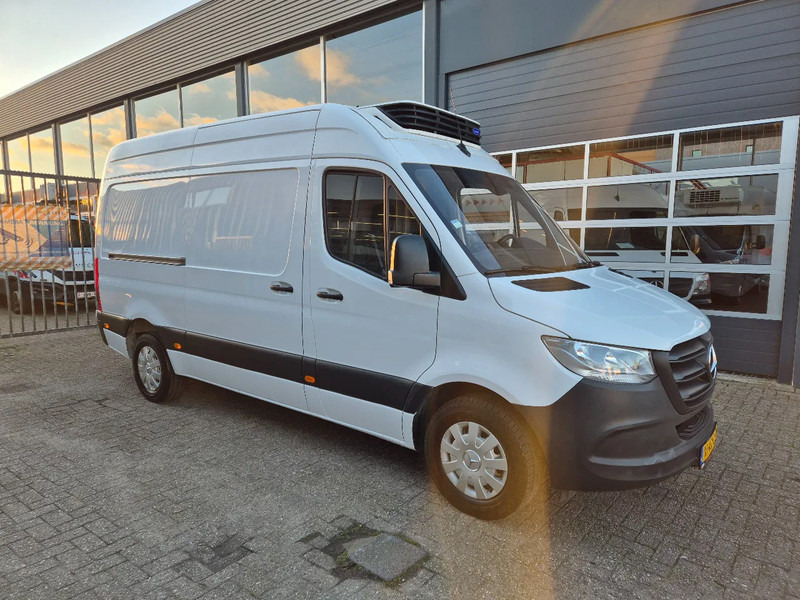 Mercedes-Benz Sprinter 315 CDI/ L2H2/ Koelwagen Carrier 350MT/ 2 Compartiment - Фургон-рефрижератор: фото 1 Mercedes-Benz Sprinter 315 CDI/ L2H2/ Koelwagen Carrier 350MT/ 2 Compartiment - Фургон-рефрижератор: фото 1