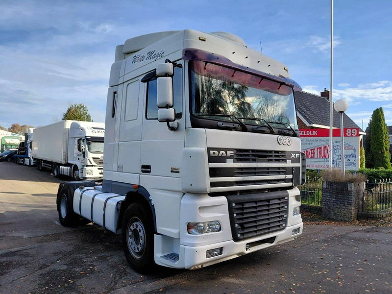 DAF XF 95.430 4x2 MANUAL ZF GEARBOX !! EURO 3 Engine !! - Тягач: фото 2 DAF XF 95.430 4x2 MANUAL ZF GEARBOX !! EURO 3 Engine !! - Тягач: фото 2