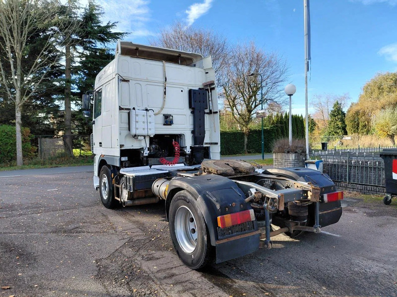 DAF XF 95.430 4x2 MANUAL ZF GEARBOX !! EURO 3 Engine !! - Тягач: фото 4 DAF XF 95.430 4x2 MANUAL ZF GEARBOX !! EURO 3 Engine !! - Тягач: фото 4