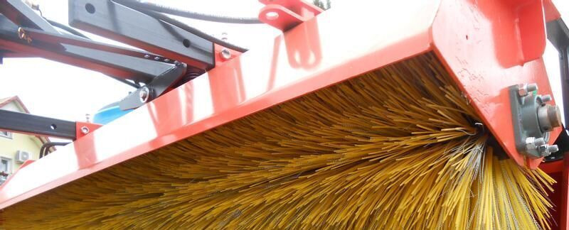 METAL-TECHNIK Zamiatarka 2m/ New Sweeper / Barredora de 2 m - Щетка для Подметально-уборочных машин: фото 2 METAL-TECHNIK Zamiatarka 2m/ New Sweeper / Barredora de 2 m - Щетка для Подметально-уборочных машин: фото 2