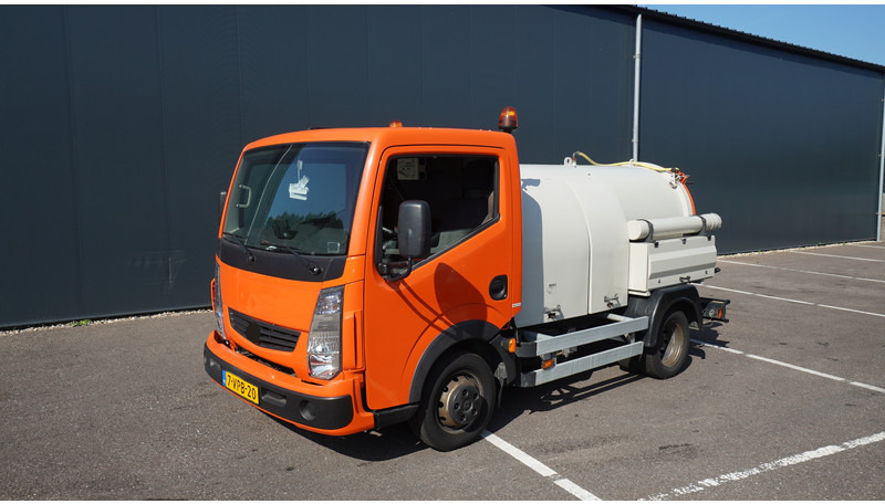 Renault Maxity 130-35/6 CC BROKEN ENGINE HIGH PRESSURE AND VACUUM SYSTEM - Коммерческий автомобиль: фото 3 Renault Maxity 130-35/6 CC BROKEN ENGINE HIGH PRESSURE AND VACUUM SYSTEM - Коммерческий автомобиль: фото 3