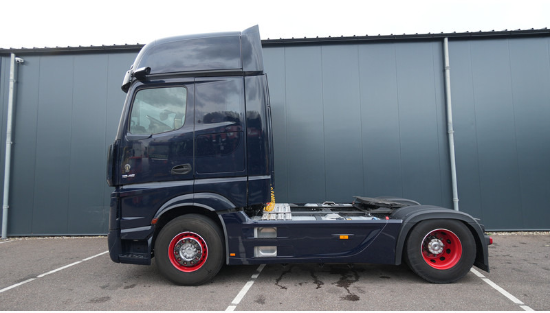 Mercedes-Benz ACTROS 1945 GIGASPACE 728.200KM - Тягач: фото 1 Mercedes-Benz ACTROS 1945 GIGASPACE 728.200KM - Тягач: фото 1