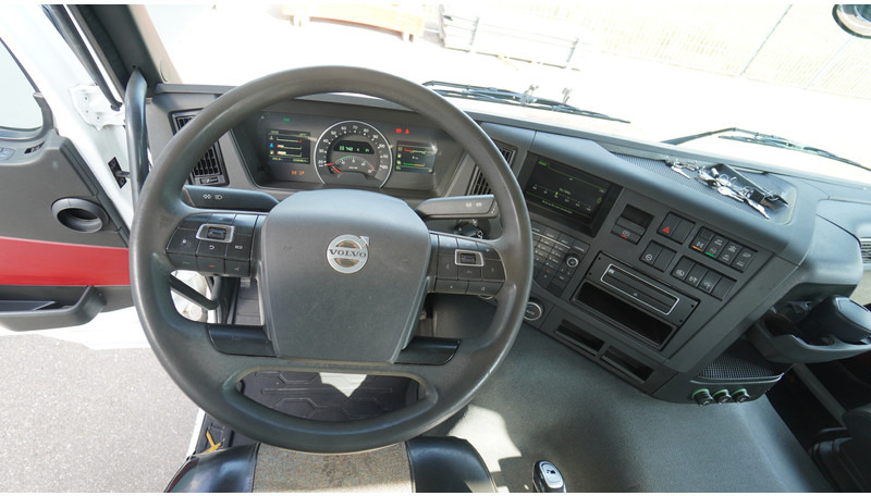 Volvo FMX 460 8X4 OPEN BOX WITH HIAB X-HIPRO 232 E-3 CRANE - Автоманипулятор: фото 5 Volvo FMX 460 8X4 OPEN BOX WITH HIAB X-HIPRO 232 E-3 CRANE - Автоманипулятор: фото 5