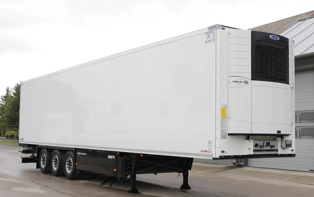 Schmitz Cargobull V7 FP 60 CARRIER VECTOR 1550 / ŚCIANA 7 CM / JAK NOWA / - Полуприцеп-рефрижератор: фото 1 Schmitz Cargobull V7 FP 60 CARRIER VECTOR 1550 / ŚCIANA 7 CM / JAK NOWA / - Полуприцеп-рефрижератор: фото 1